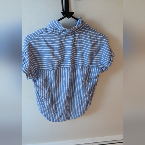 Beachlunchlounge blue and white nautical pinstripe casual tshirt. Size small - Picture 7 of 9